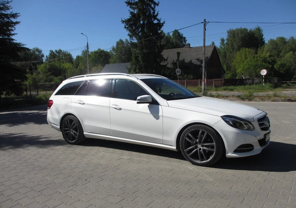 Mercedes-Benz Klasa E cena 79000 przebieg: 188000, rok produkcji 2015 z Wyśmierzyce małe 46